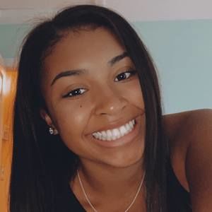 Meet your Posher, Alicia